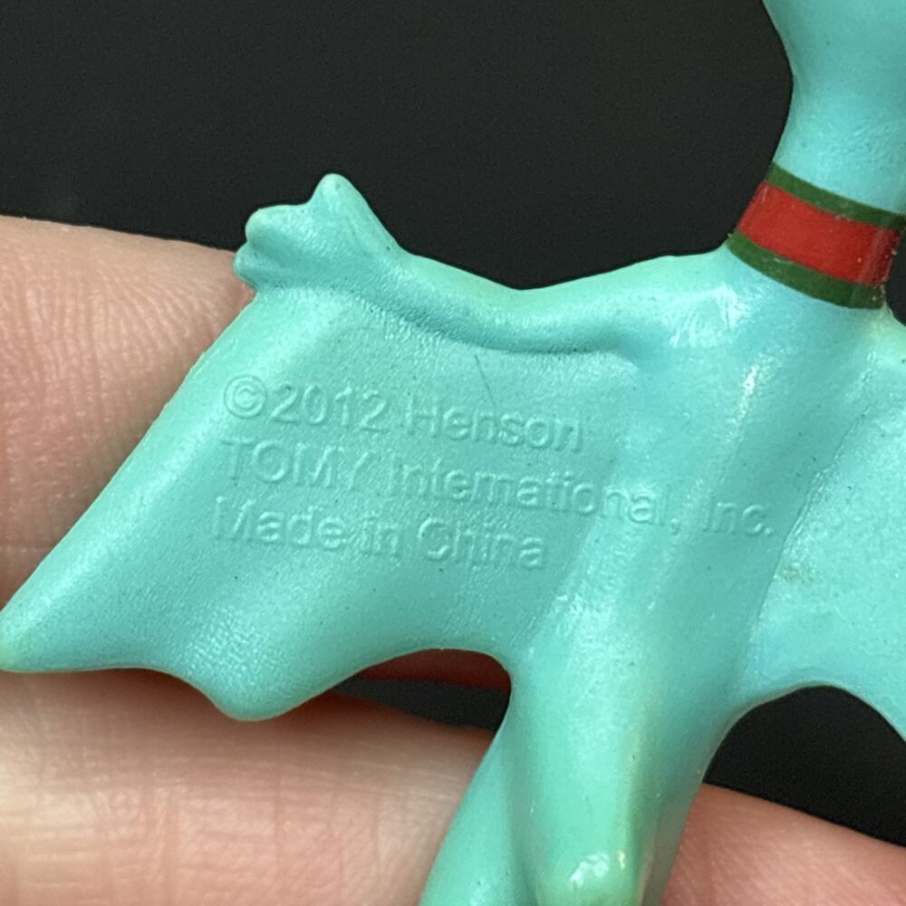 2012 Winter Friends Scarf Shiny 2” Target Exclusive Action Figure - Picture 3 of 6